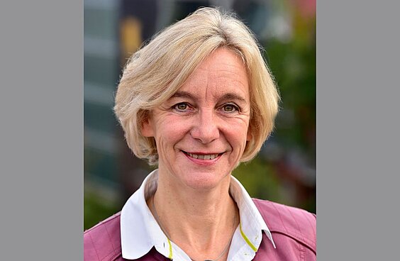 Portraitfoto Ulrike Schnellbach